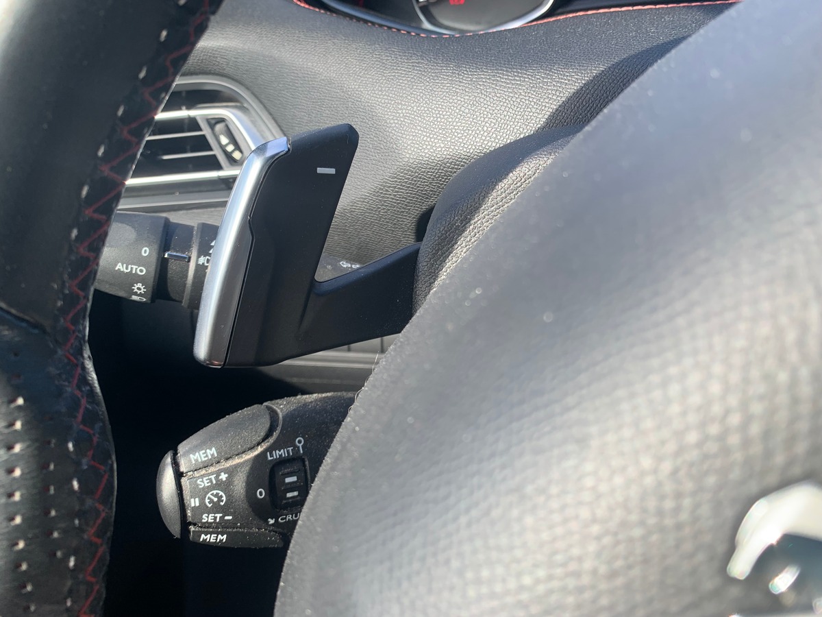 Peugeot 308 130 ch | GT Line | Toit panoramique | Apple car play | Avertisseur angles morts | Radars