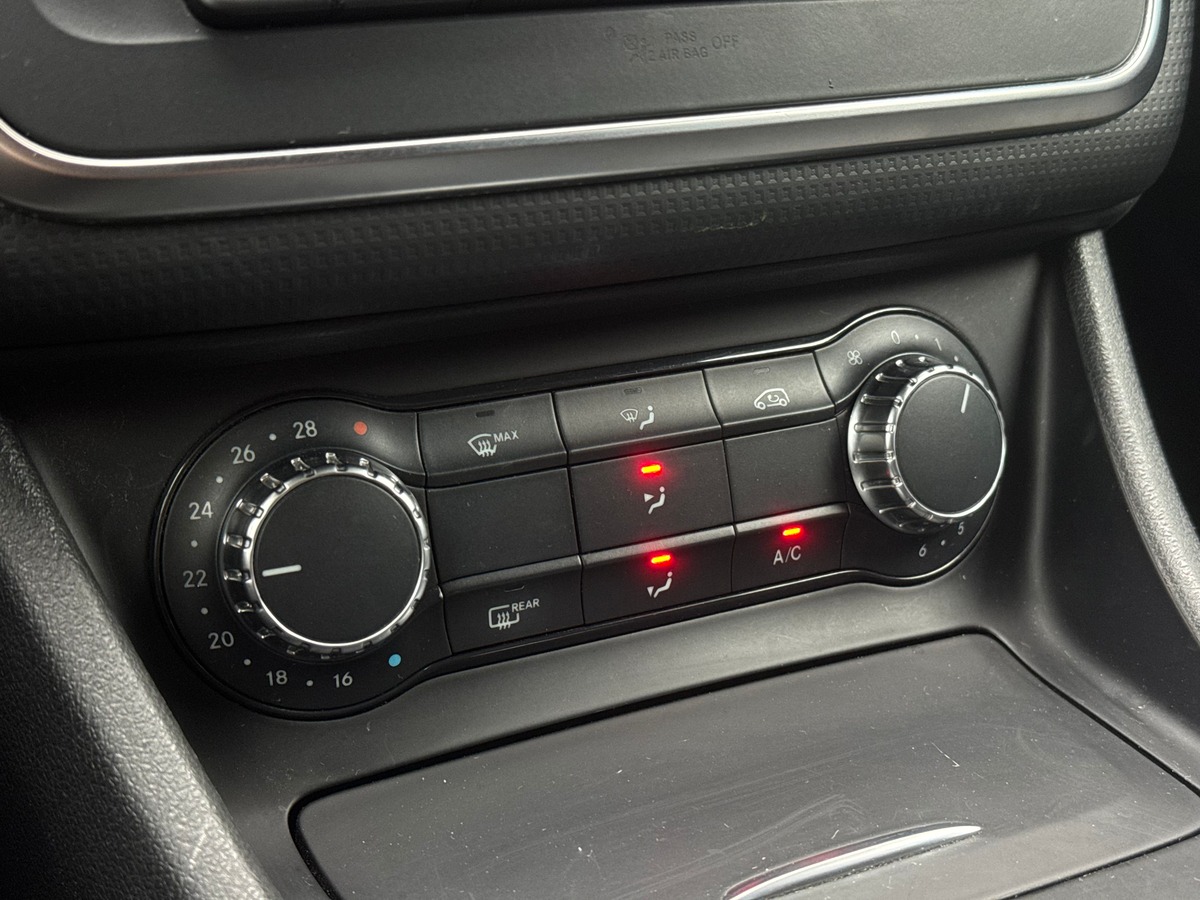 Mercedes-Benz Classe A 180 CDi Sensation 1.8 CDI 7G-DCT 109 cv (W176) - Toit Ouvrant