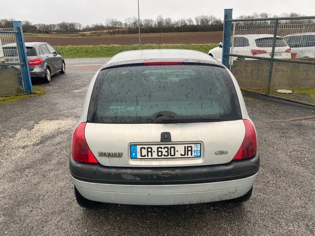 RENAULT Clio 1.4i 100cv extrême 