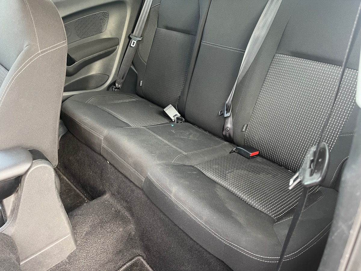 Peugeot 208 1.6 BlueHDI 100ch ALLURE 3P, Courroie de distribution OK, CarPlay, Caméra de recul, GPS