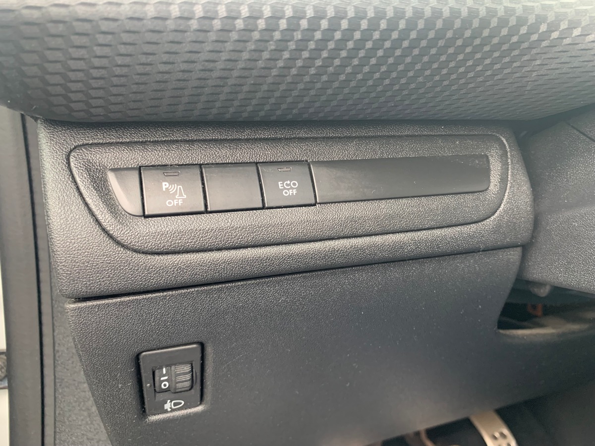 Peugeot 208 110 ch | GT Line | Régulateur de vitesse | Apple car Play Android Auto