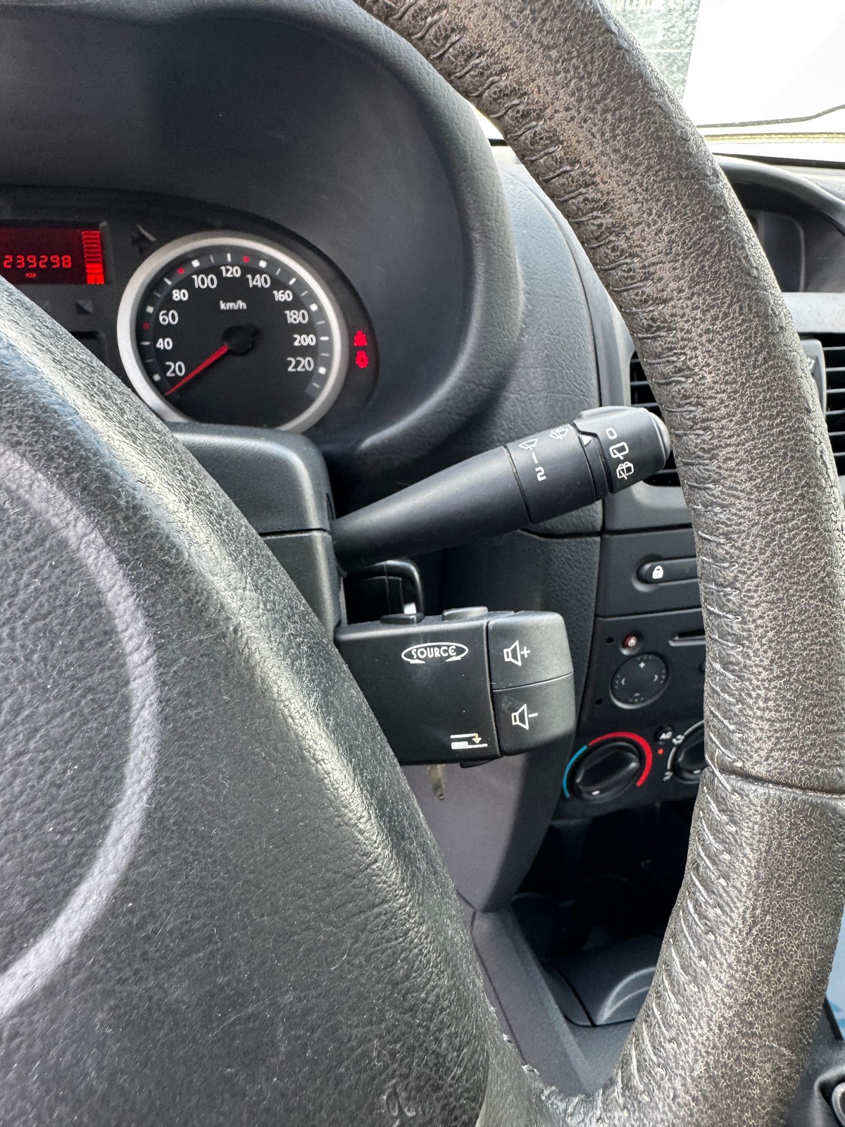 RENAULT Clio 1.5 DCI 80 CV CONFORT DYNAMIQUE / DISTRIBUTION + EMBRAYAGE NEUFS / PREMIERE MAIN