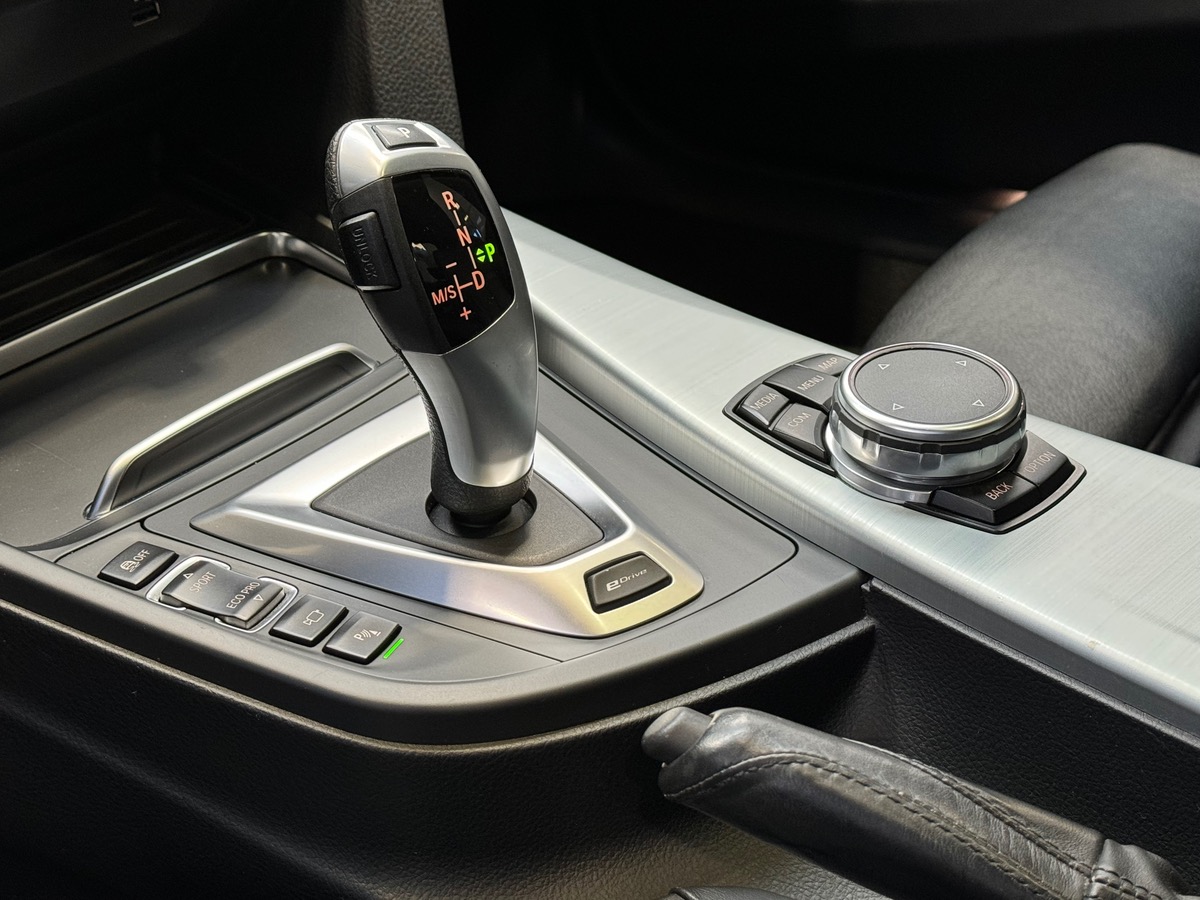 Bmw Série 3 (F30) 330E 252CV PLUG IN HYBRID LUXURY TO / HUD  OPTIONS + l