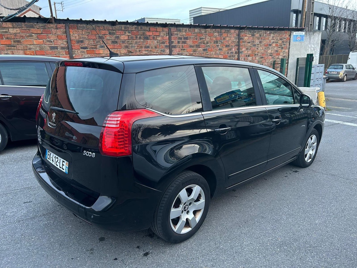Peugeot 5008 1.2 puretech 130 CV allure 1er main 7 pl 4XCBL