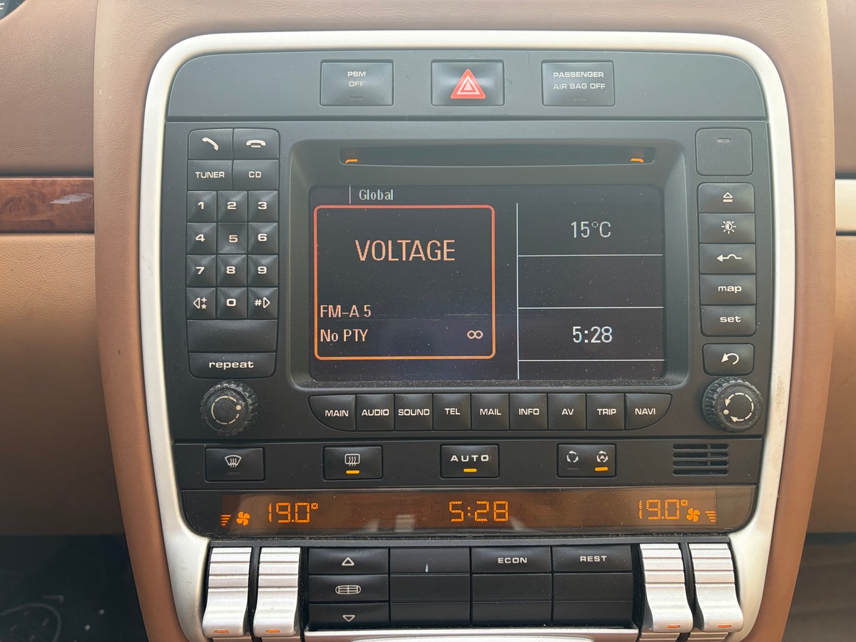 Porsche Cayenne 3.2 V6 250cv Boîte auto SIÈGE ÉLECTRIQUE - TOIT OUVRANT -  CLIMATISATION AUTOMATIQUE