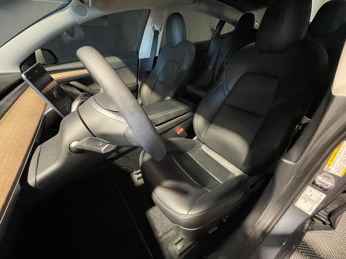 Tesla Model 3 RWD