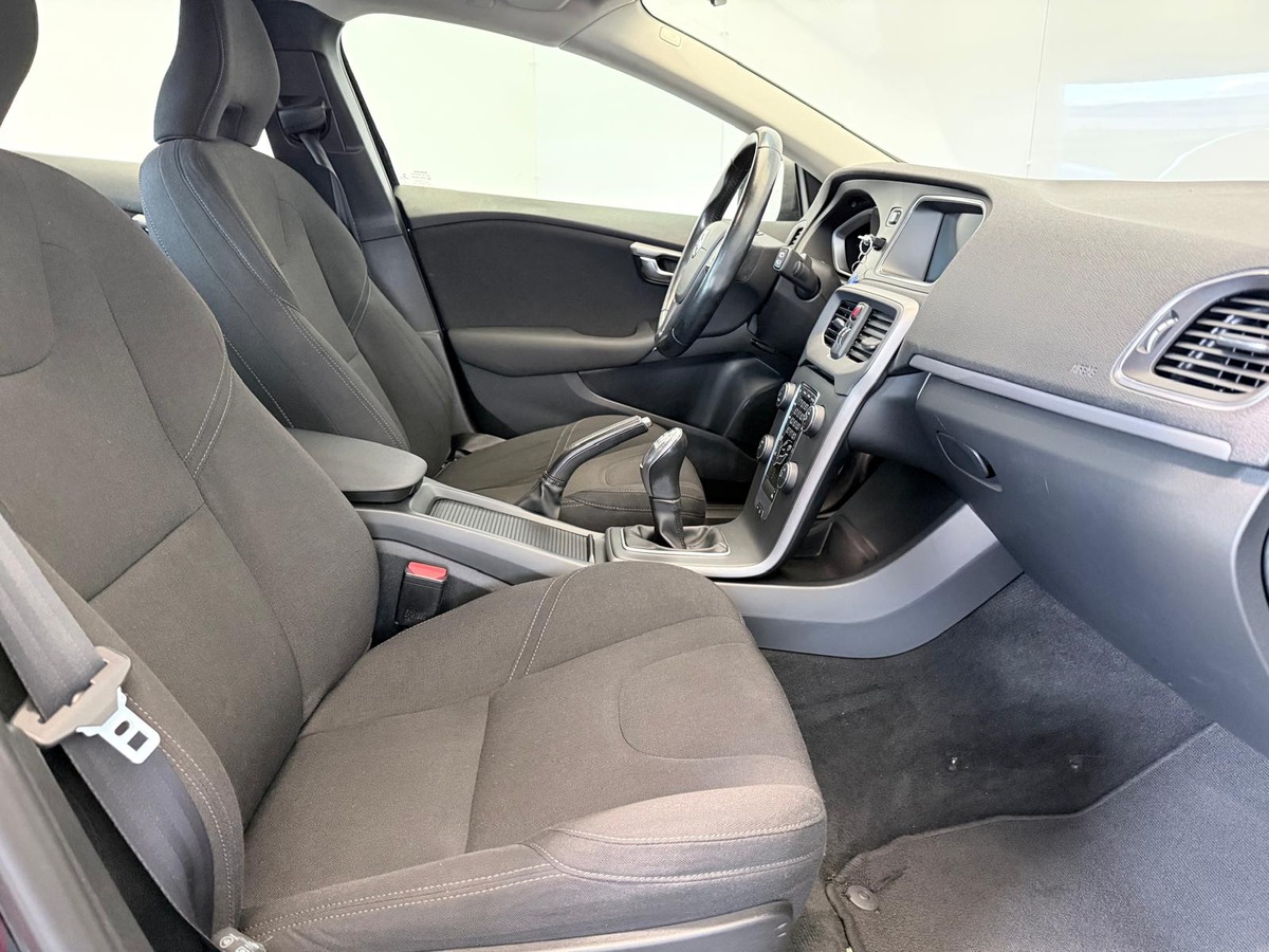 Volvo V40 1.6 D 115  KINETIC Première main