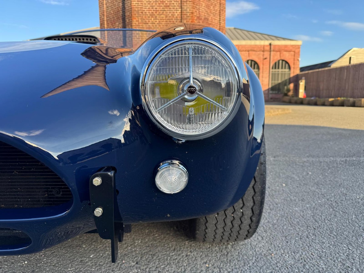 AC Cobra 289 FIA 6.4/390 Edelbrock 450cv - Restauré