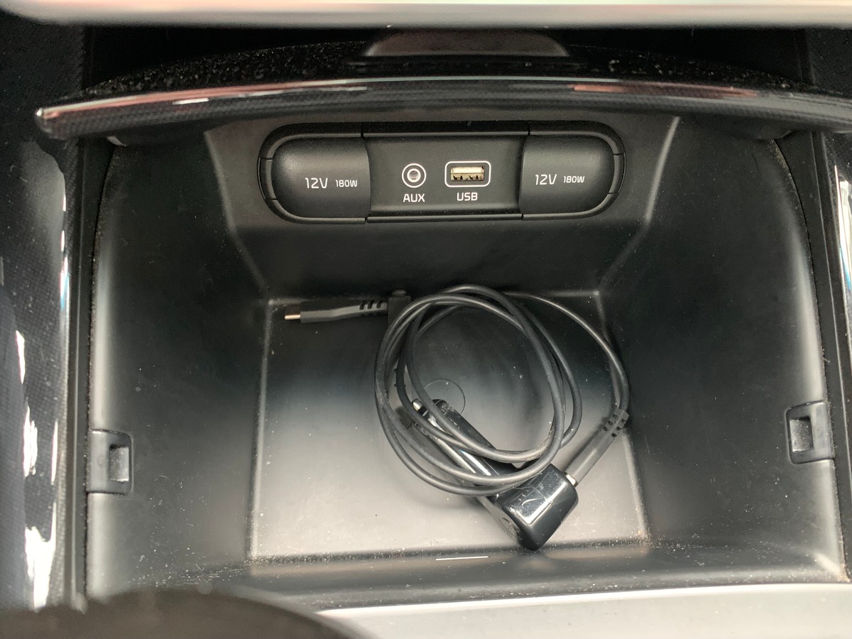 Kia Sorento 200 ch | Premium | 7 Places | AWD | Toit ouvrant panoramique | GPS | Régulateur vitesse