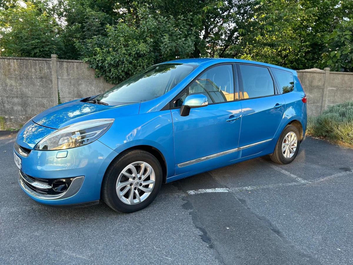 RENAULT Grand Scenic 1.6 DCI 130 CV dynamiques 4XCBLeus