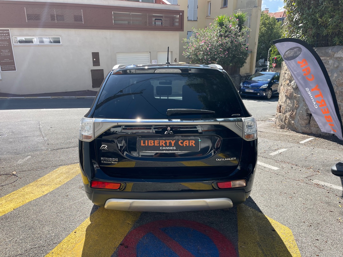 Mitsubishi Outlander 2.2 DID 150 CV 4WD / 7 Places / Caméra / GPS /