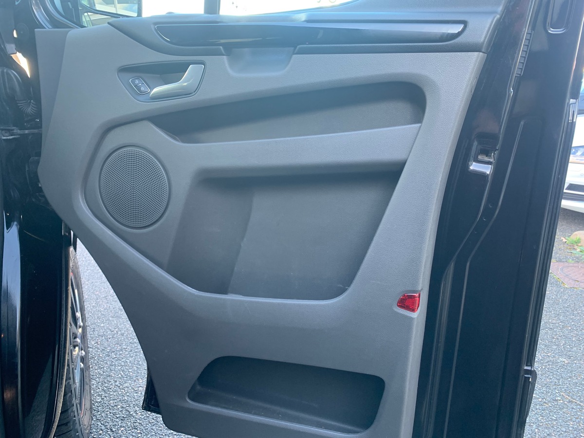 Ford TRANSIT CUSTOM 170 ch | 5 Places | TVA Récupérable
