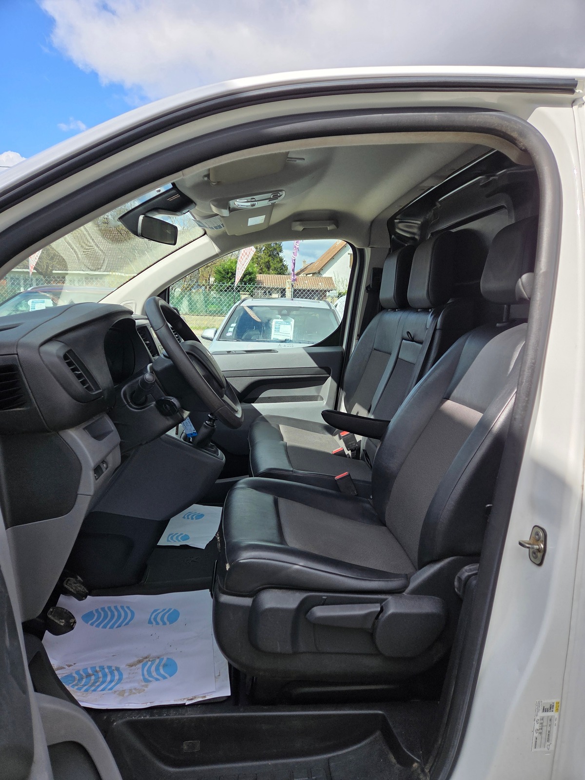 Peugeot Expert 2.0 BHDI 122 CV / 1ERE MAIN / 10825.00 HT