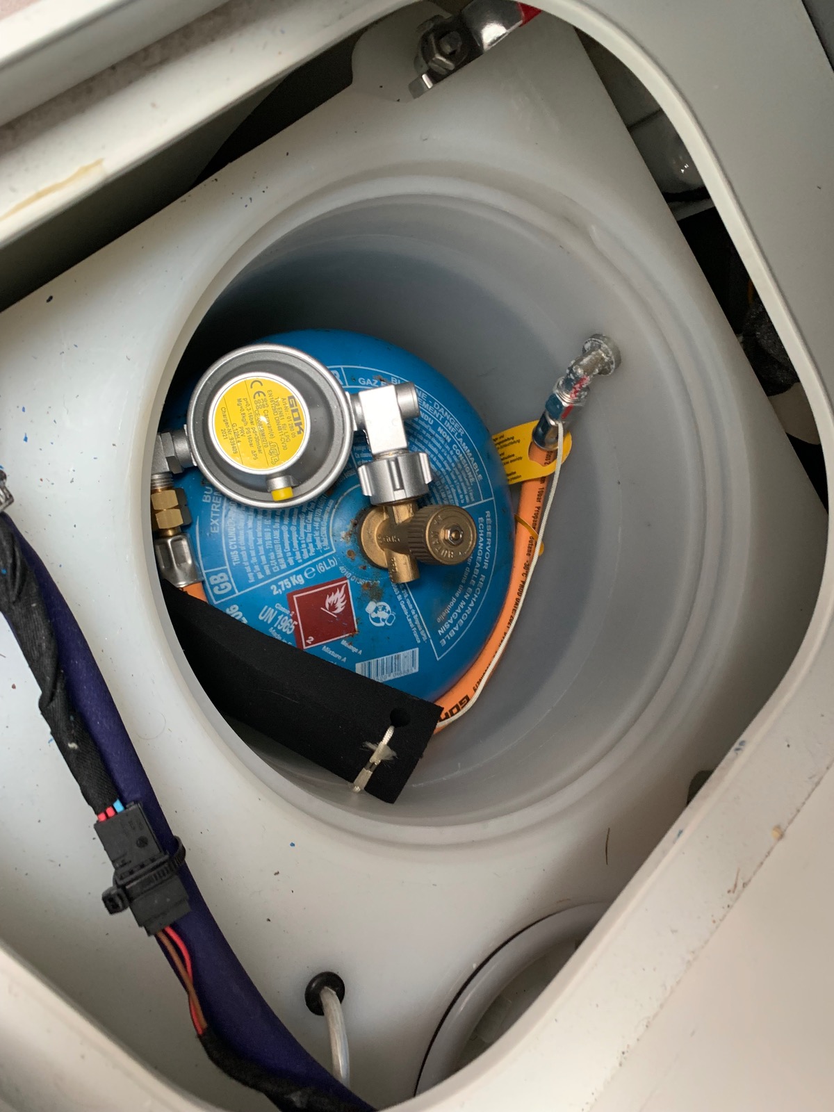 Volkswagen California 150 | COAST | Premiére Main | Attelage | Rallonge lit | Pneus Toutes Saisons