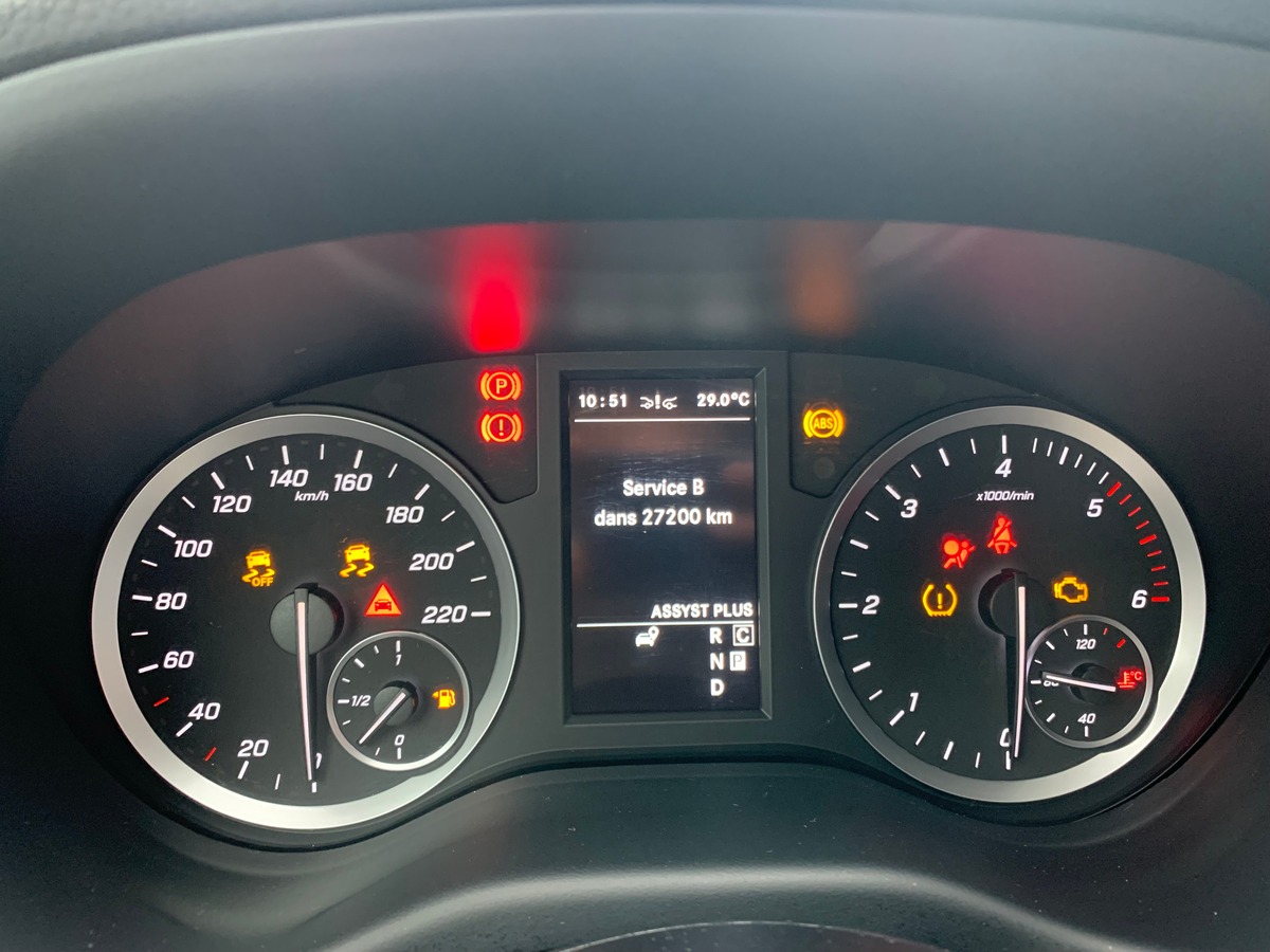 Mercedes-Benz Vito Fg 163 | Compact | TVA Récupérable | 4X4 | Apple car Play | Caméra recul | Attelage