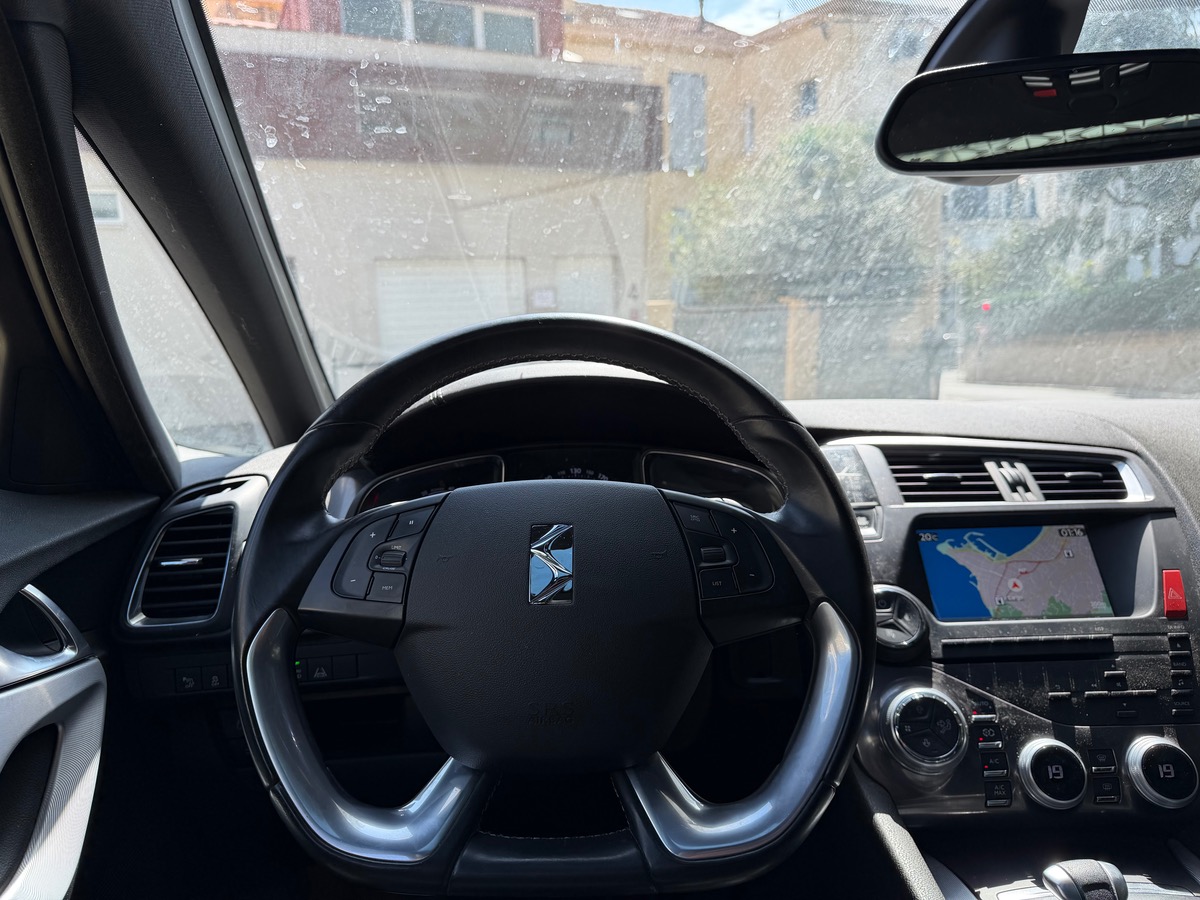 Citroën DS5 2.0 HDi hybrid 4x4 163 CV / Toit Panoramique / Sport Chic / Full Options Km réel