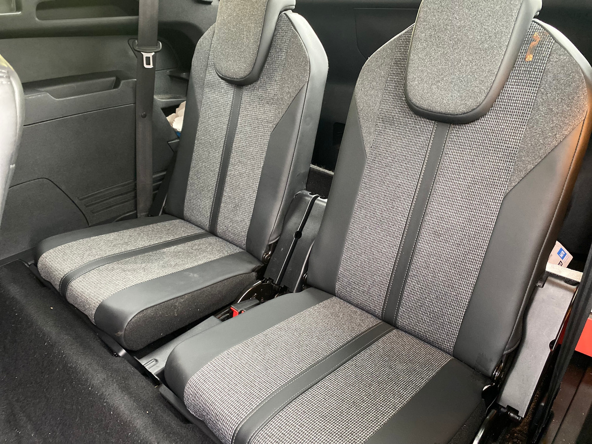 Peugeot 5008 1.5l blueHDI 130 Allure EAT8 7 places - SEMI CUIR - CARPLAY - BOITE AUTO