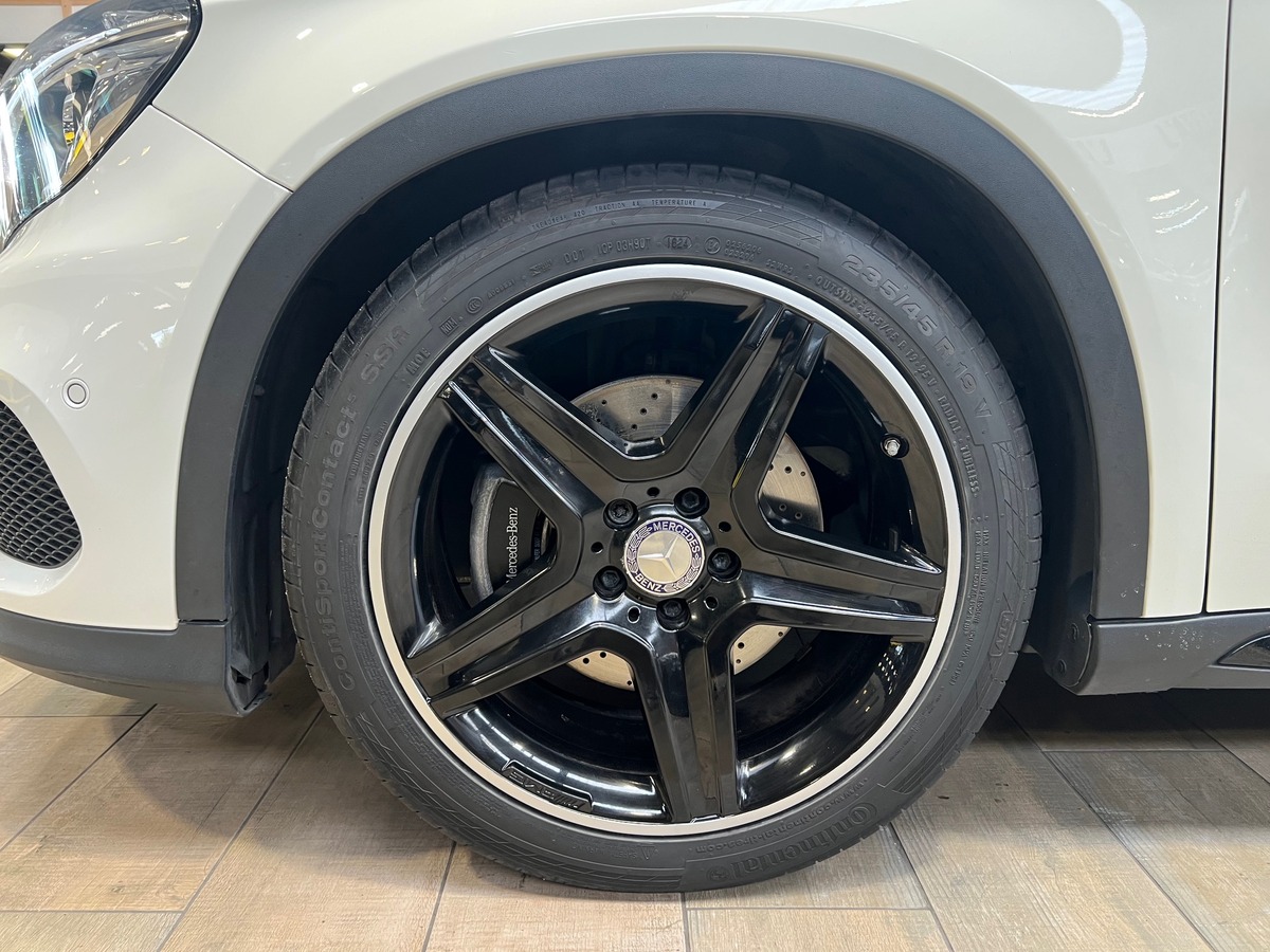 Mercedes-Benz Classe GLA 250 i 211 FASCINATION AMG 4MATIC 7G-DCT