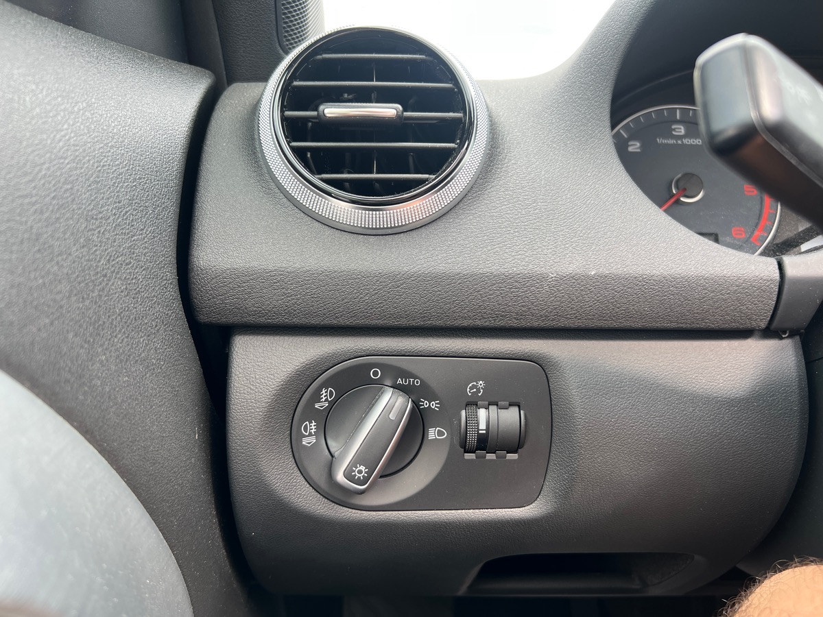 Audi A3 Cabriolet 1,6L TDI 105cv SLINE, SUIVI COMPLET, CARPLAY