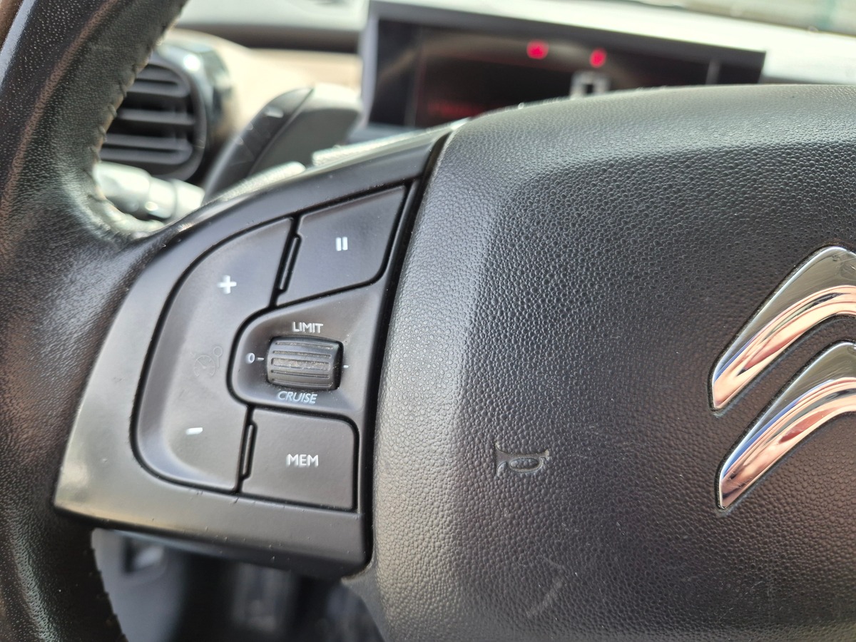 Citroën C4 Cactus 1.6 BHDI 100 SHINE ETG6