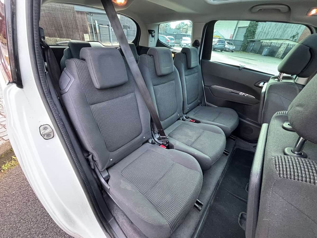 Peugeot 5008 1.6 HDi Allure 7 Places - Attelage - Révisé - Garantie