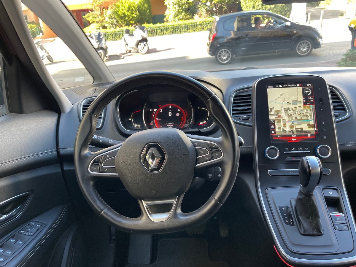 RENAULT Grand Scenic DCI 110 CV Phase 2 / 7 Places / 1er Main / Grand écran