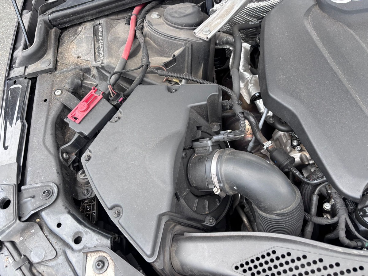 Audi A4 Avant 2.0 TFSI S-Tronic - Française - Suivi d'entretiens - CARPLAY