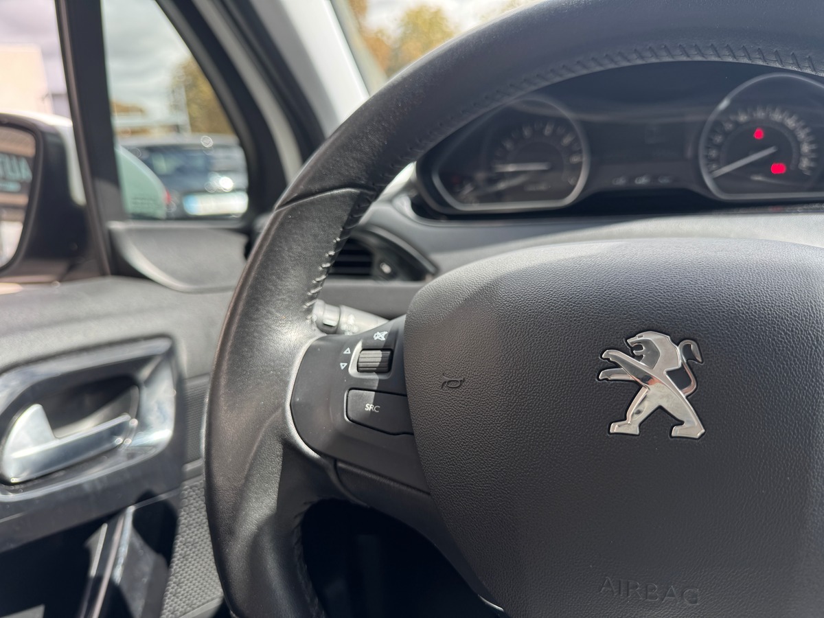 Peugeot 208 I Active Business 1.2 VTi S&S 82 cv phase 2