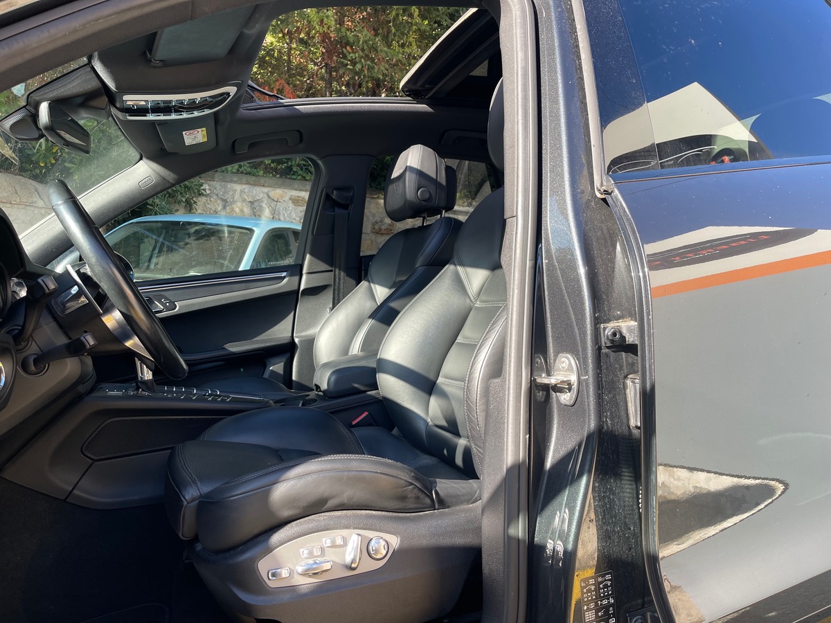 Porsche Macan 2.0 245 CV AWD / Toit ouvrant / Pack Chrono / Pack Black / Intérieur Cuir