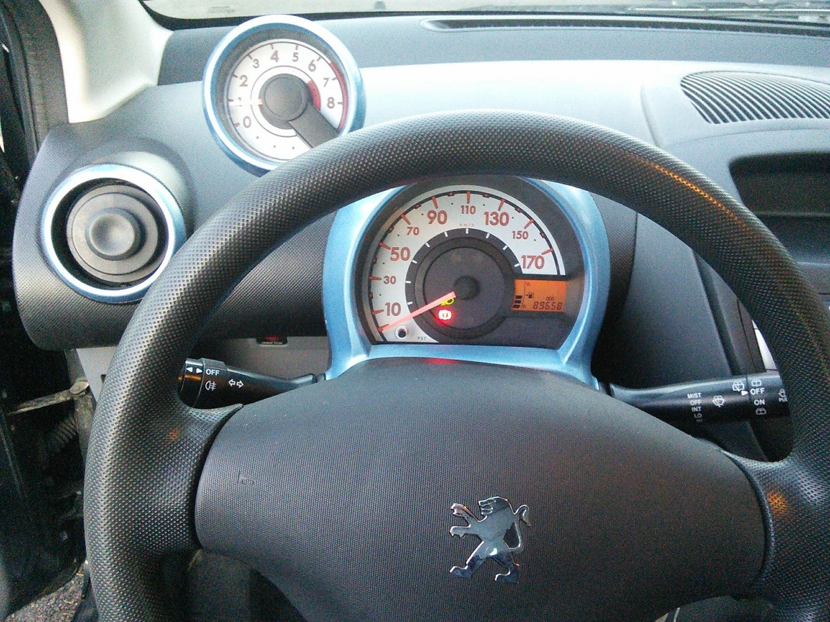 Peugeot 107 1.0 68 CV Allure CLIM 5portes 4 PNEUS NEUFS