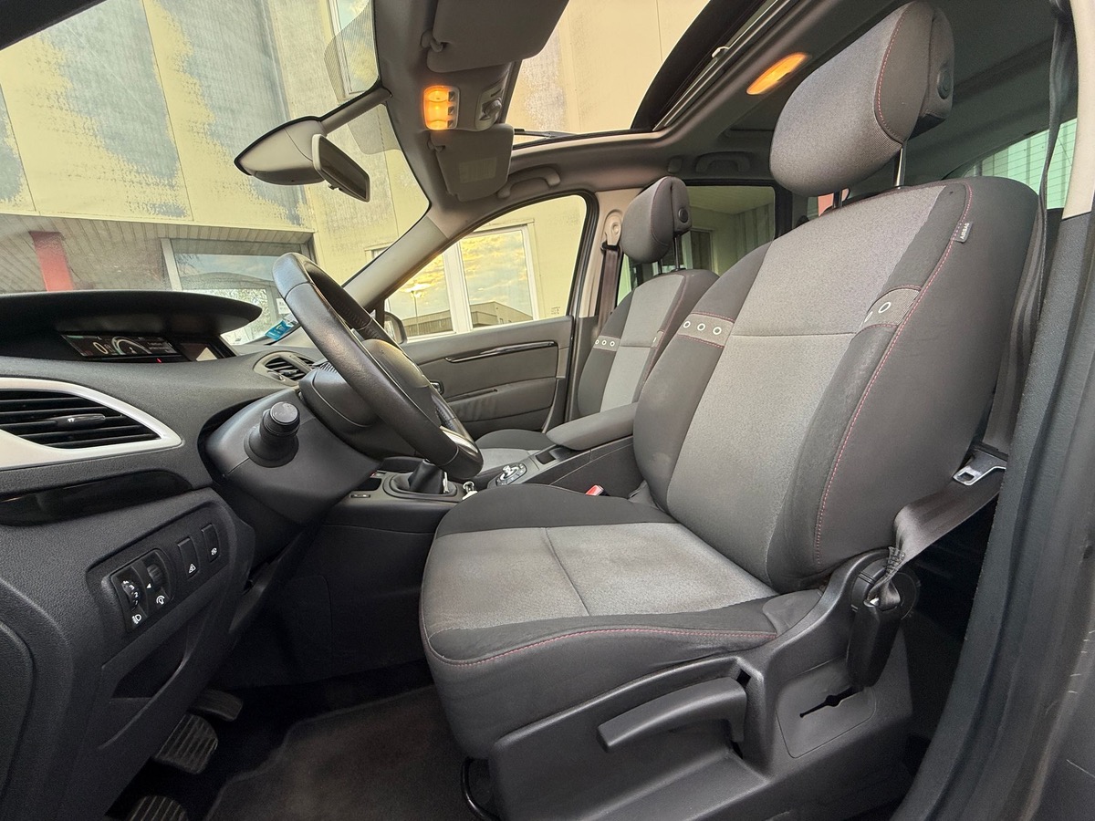 RENAULT Scenic 1.6 DCI 130 CV dynamiques en 4X