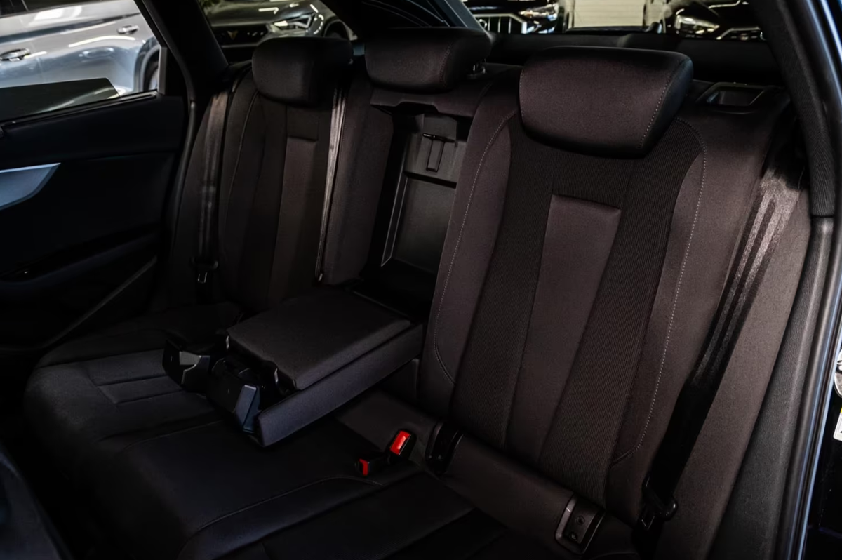 Audi A4 Avant V 40 TFSI 204ch Competition S tronic 7