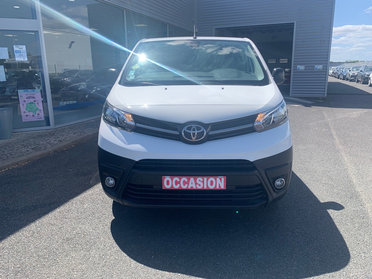 Toyota ProAce 120 chevaux | 3 Places | Medium | Apple car play | GPS | Régulateur de vitesse | Radar