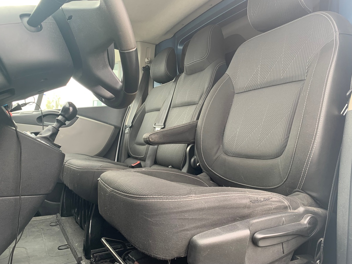 RENAULT Trafic 95 chevaux | 3 Places | Régulateur de vitesse | GPS | Climatisation | Bluetooth