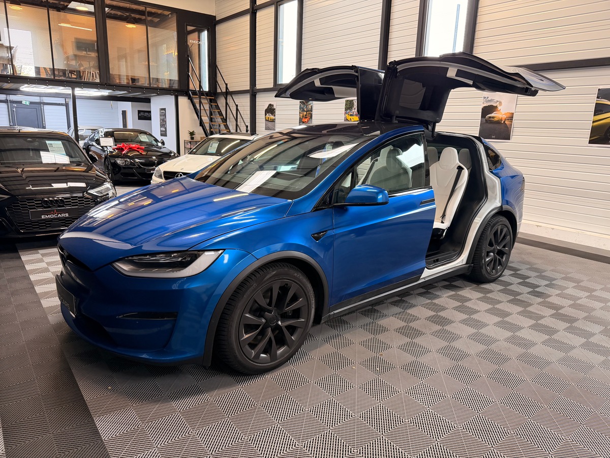 Tesla Model X PLAID 1020 CH