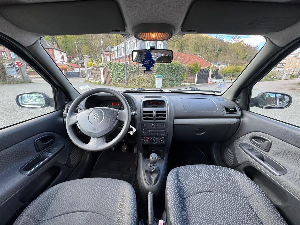 RENAULT Clio II Phase 2 1.2 Campus - 5 portes - Distribution neuve - Garantie