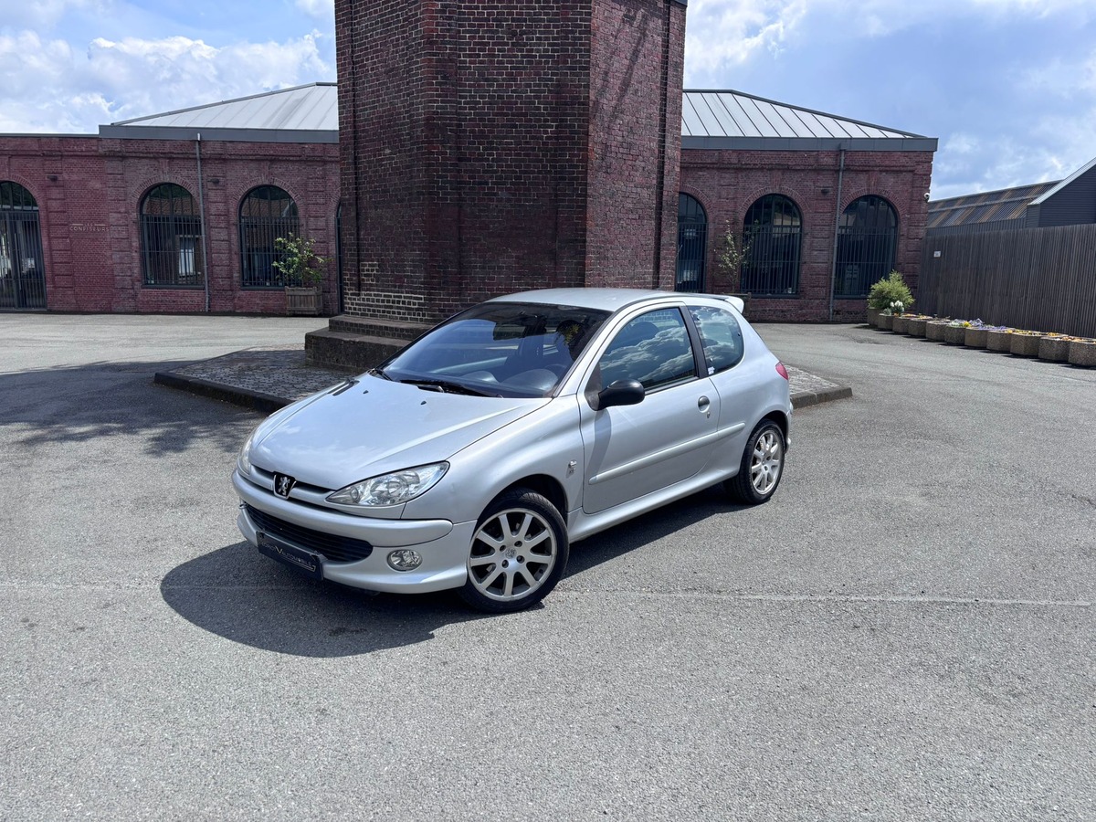 Peugeot 206 1.6 16v 110 XS 3p - Prête à partir