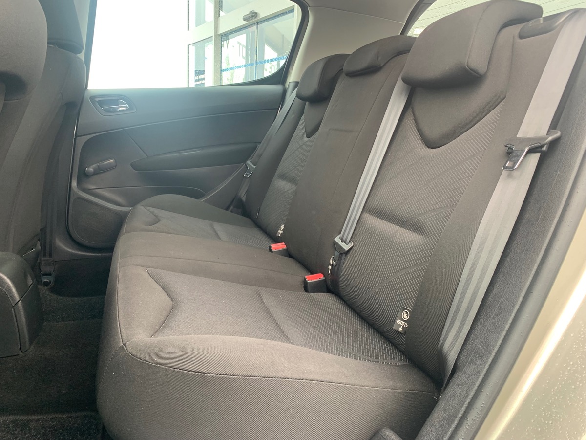 Peugeot 308 120 ch | Rétroviseurs électriques | Climatisation | Sièges rang 2 rabattables à plat