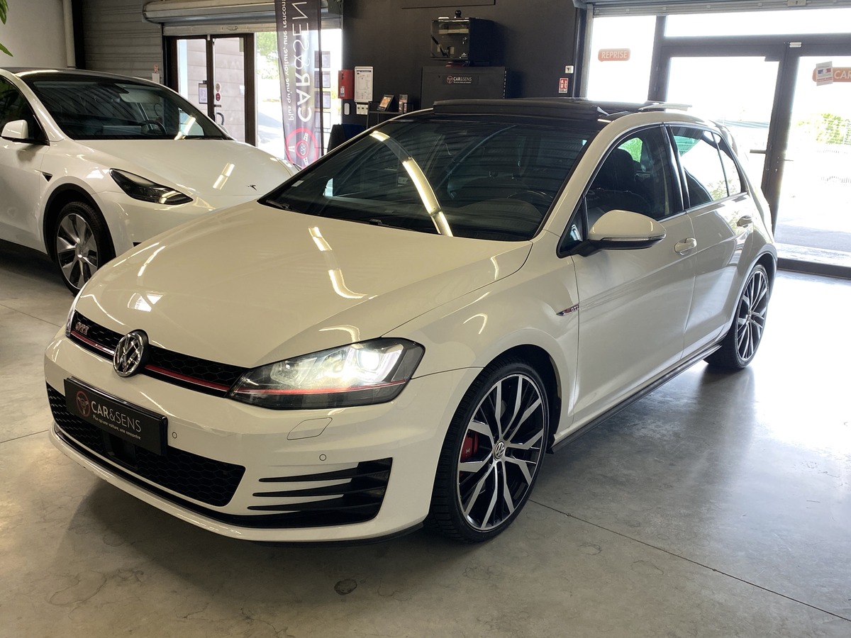 Volkswagen Golf VII 2.0 TSI 230ch GTI PERFORMANCE DSG6 5P / DCC / TO PANO / ACC / DYNAUDIO / CARPLAY