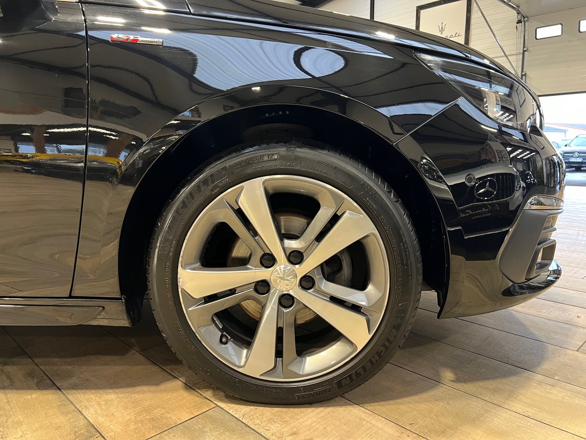 Peugeot 308 II (2) 1.2 puretech 130 ch BVM6 GT LINE /TOIT PANO/CAMERA/CARPLAY/