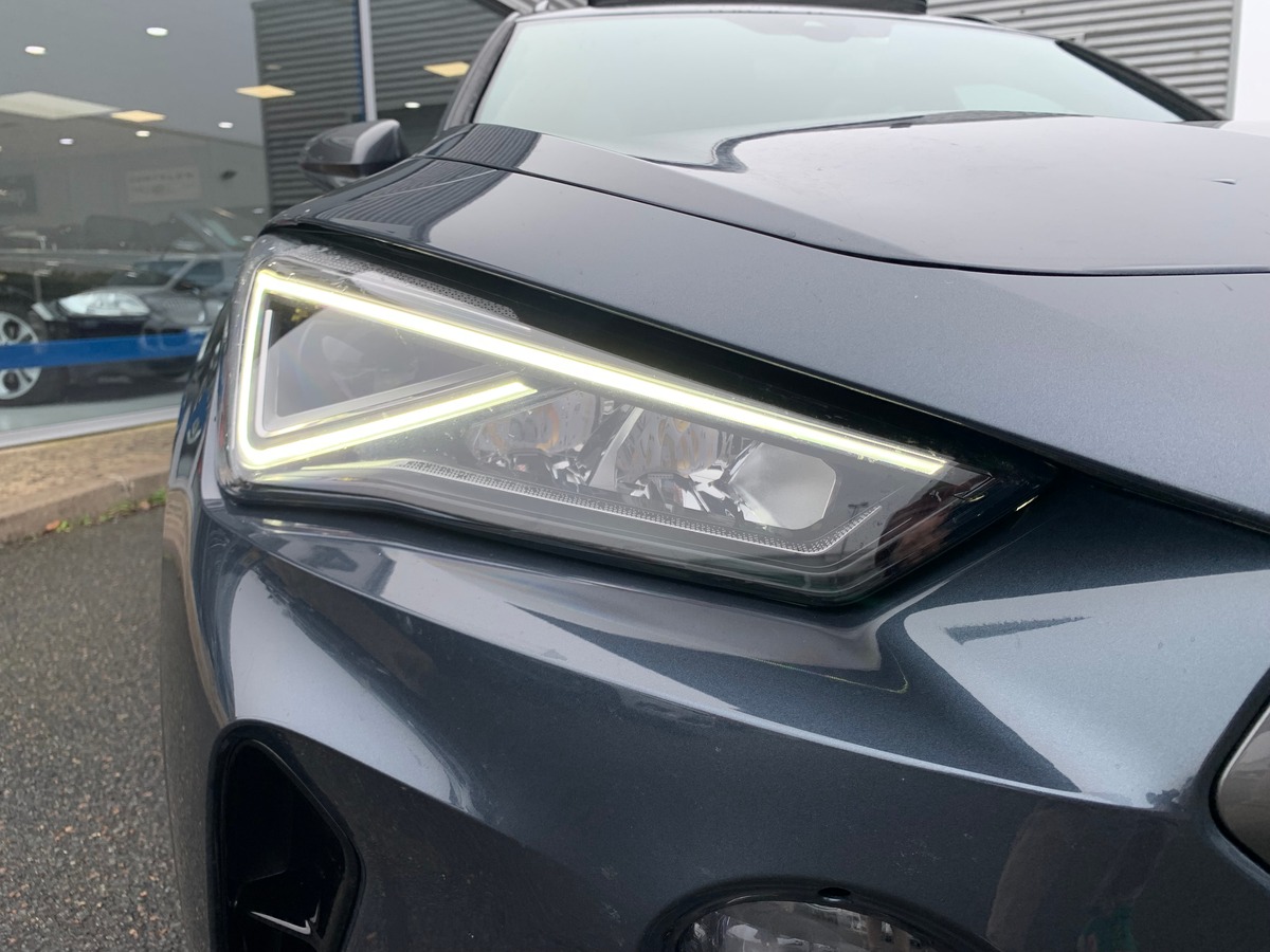 Cupra FORMENTOR E-HYBRID 204 | Business Edition | Cuir | Apple Car Play | Toit ouvrant panoramique