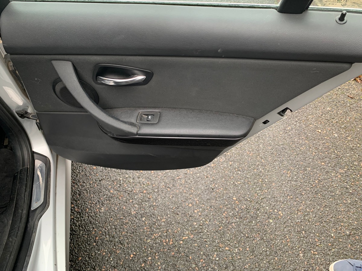 Bmw Série 3 Touring 184 ch | GPS | Radar de recul | Climatisation Auto | Jantes Alu 17"| Attelage