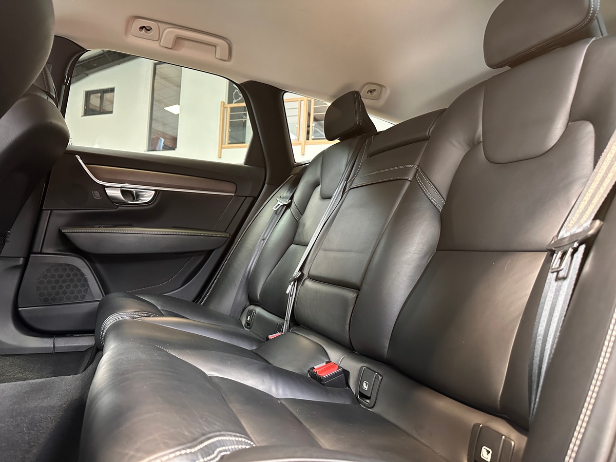 Volvo V90 Cross Country D4 AWD 190 ch Inscription Geartronic  + attelage électrique