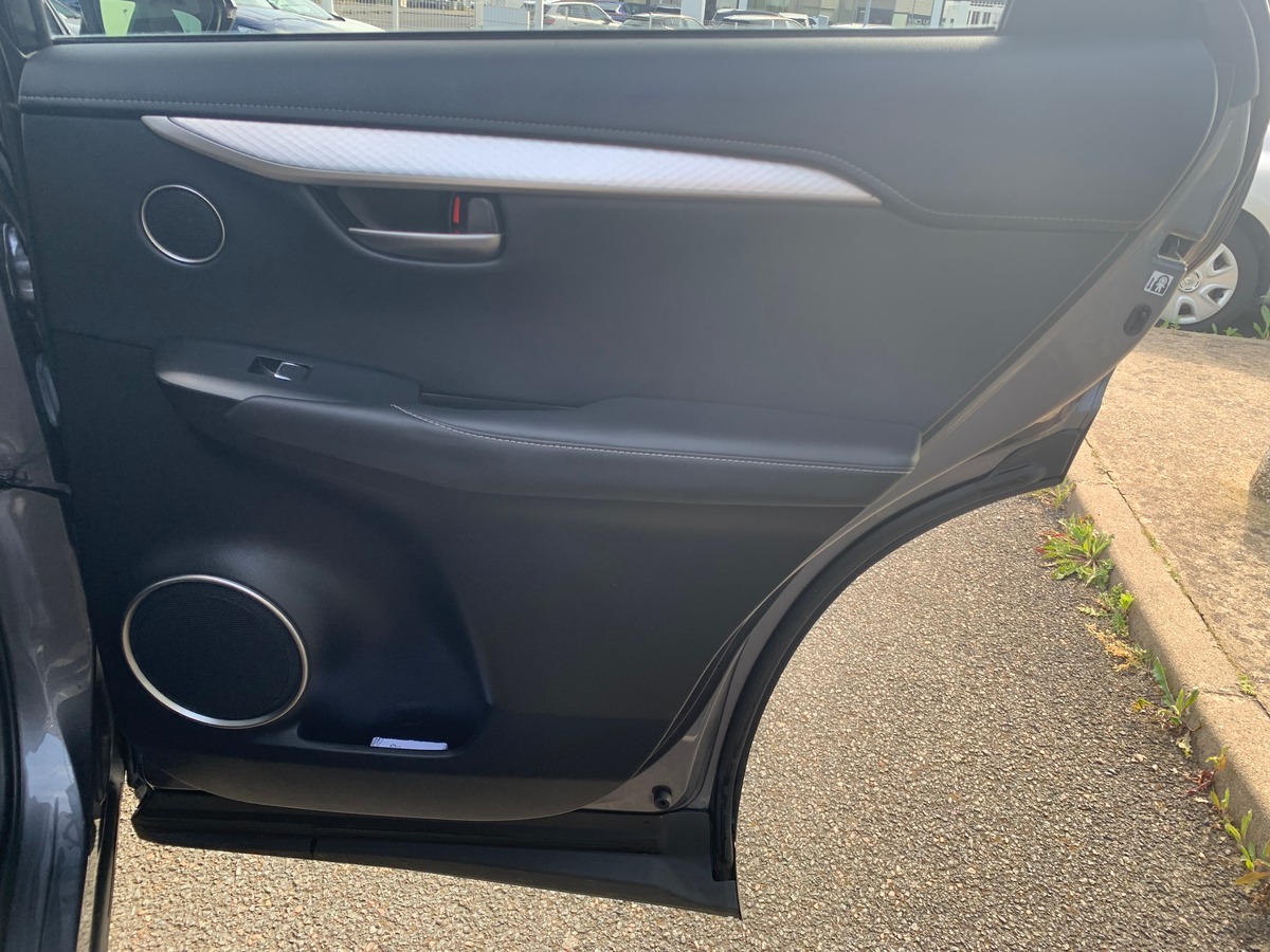 Lexus NX 300h 197 ch | F-SPORT 4WD | Caméra de recul | Siéges électriques | Toit panoramique | GPS