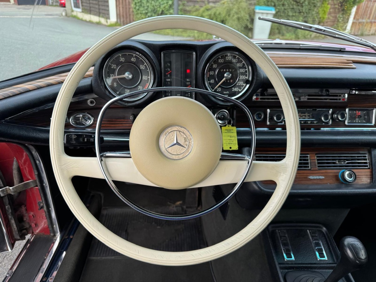 Mercedes-Benz 280 SE 3.5 V8 BOITE MANUELLE