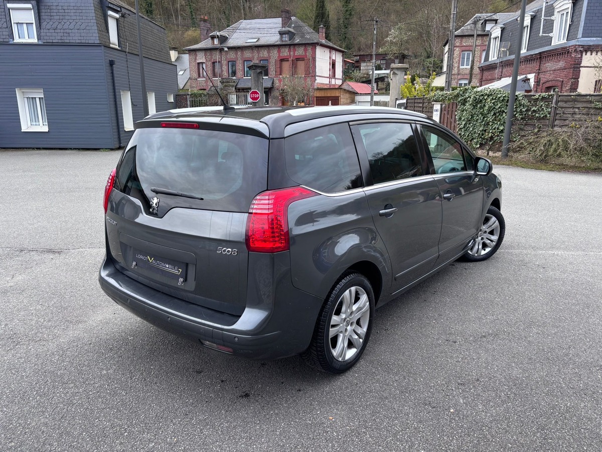 Peugeot 5008 7 places 1.6 HDi 110 Premium Pack - Distribution neuve - Garantie