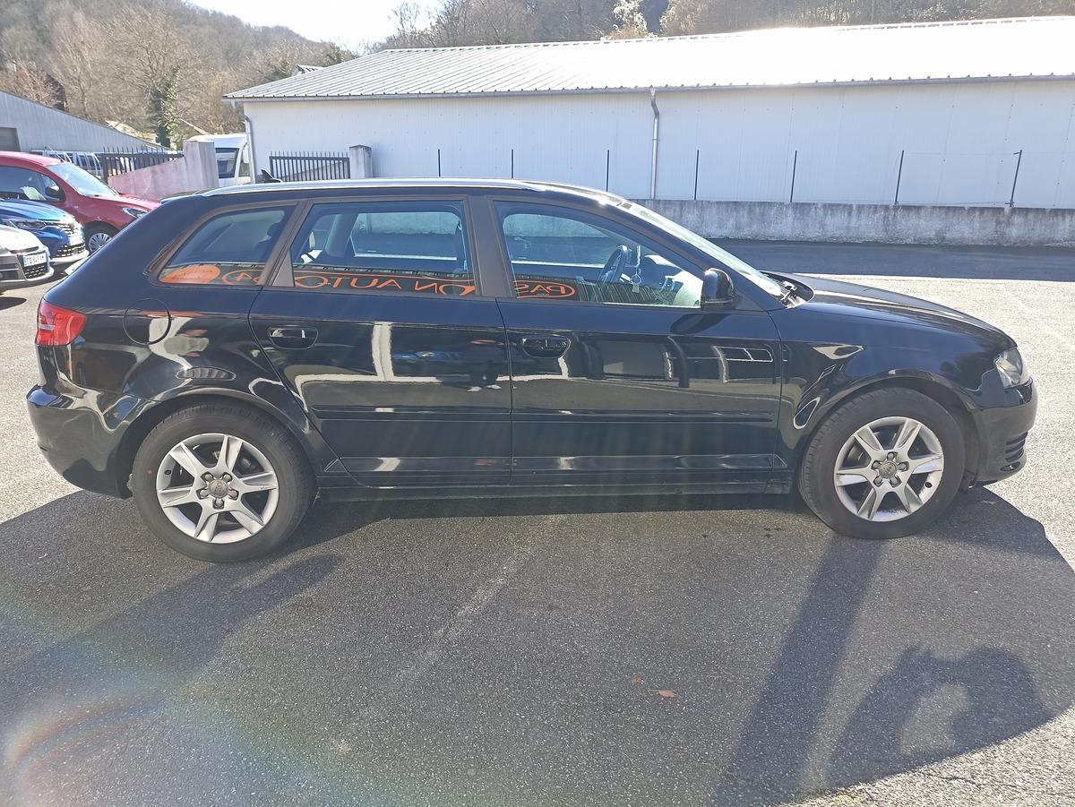 Audi A3 1.6 tdi 105 AMBIENTE SPORTBACK