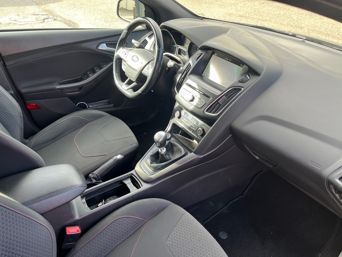 Ford Focus 1.0 Ecoboost 125ch ST LINE, Caméra de recul,  GPS, radars AV et AR, Clim Auto bizone