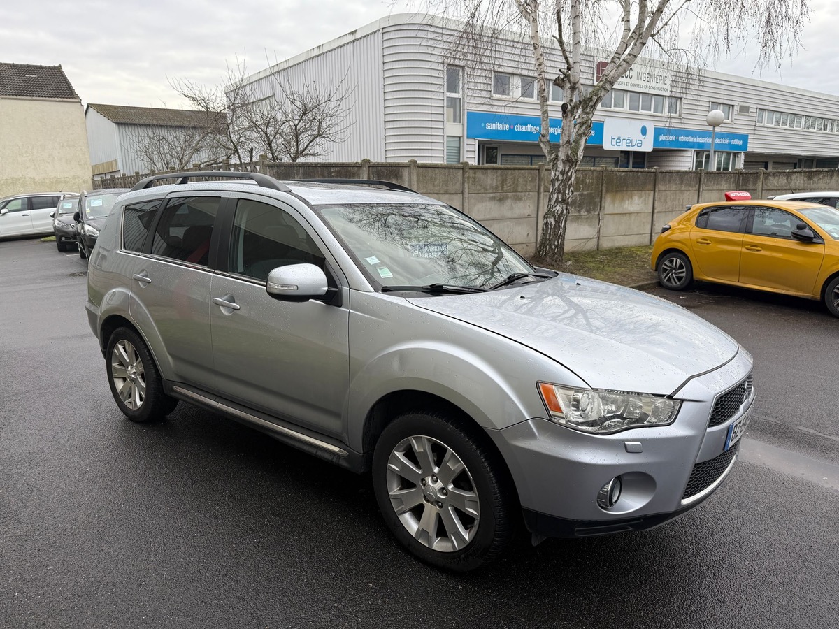 Mitsubishi Outlander 2.2 DI-D 177 CV intense 7 places 4XCBLue