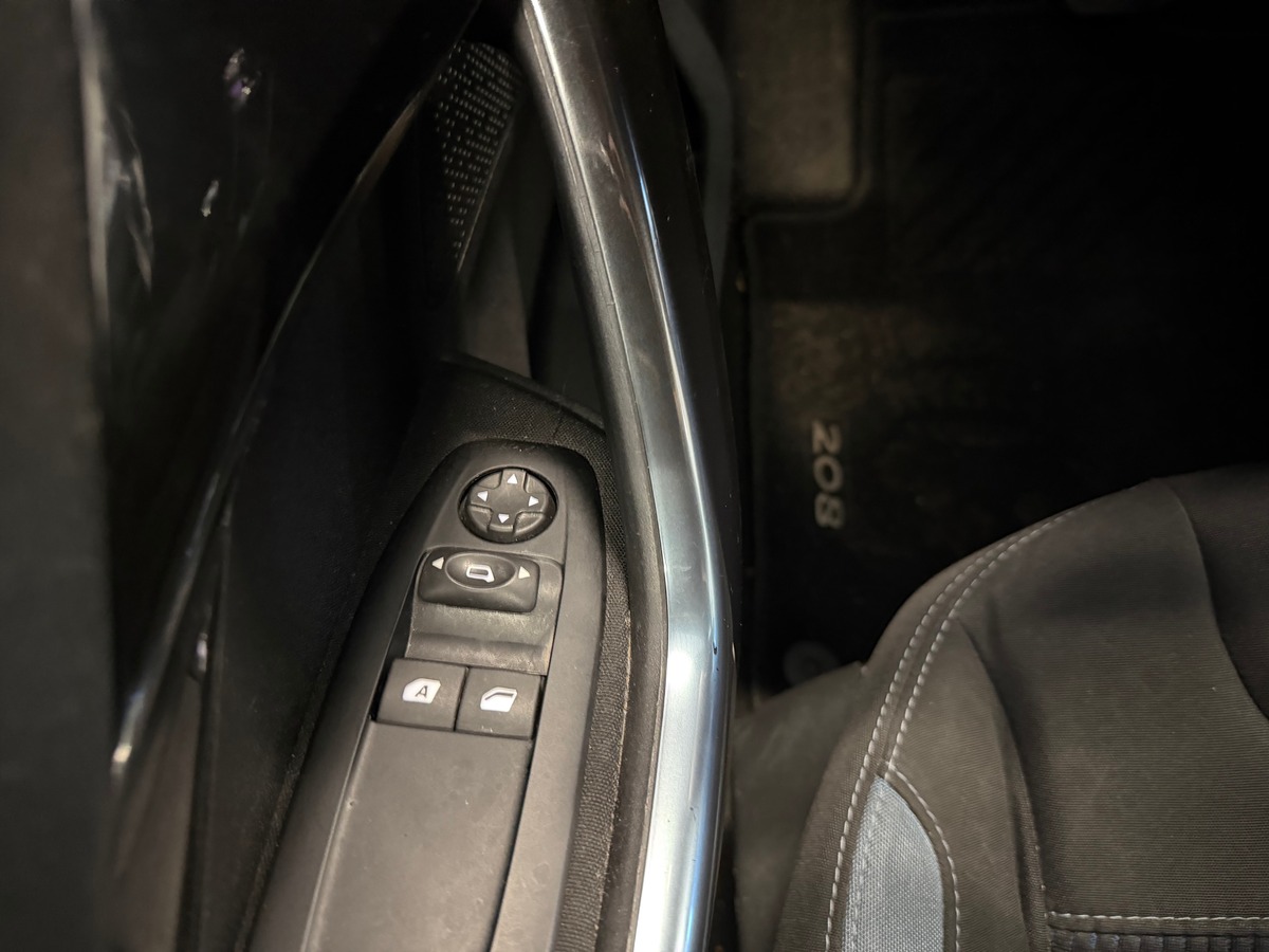 Peugeot 208 1.6 vti Boite Automatique / Moteur à chaîne